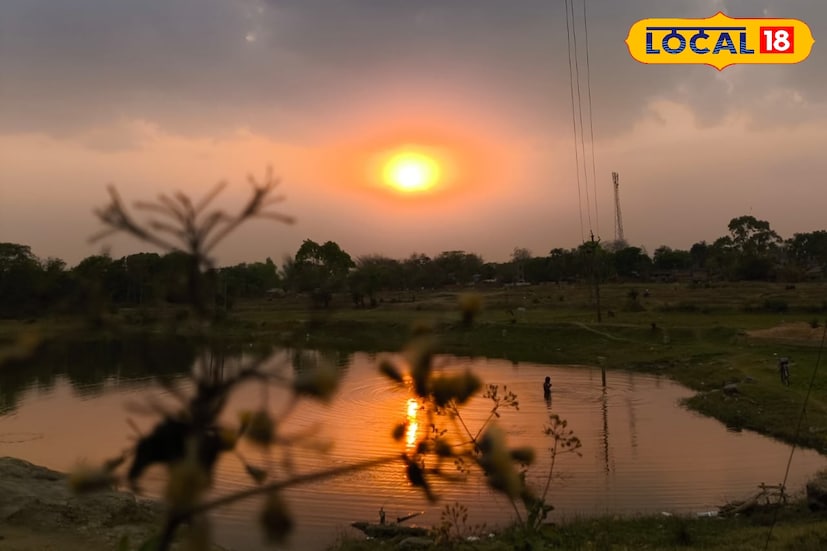 বড়দিনে বাঁকুড়া মানেই শীতের নরম রোদ, কুয়াশা আর প্রকৃতির নিবিড় আলিঙ্গন। পাহাড়, জঙ্গল আর জলাধারের মাঝে উৎসবের আমেজে মুখর হয়ে ওঠে গোটা জেলা। পর্যটকদের ভিড়ে নতুন প্রাণ পায় শুশুনিয়া, মুকুটমনিপুর থেকে বিষ্ণুপুর। বাঁকুড়ায় বড়দিন মানেই শহরের কোলাহল ছেড়ে শান্ত, আনন্দময় এক ছুটির ঠিকানা। (ছবি ও তথ্য নীলাঞ্জন বন্দোপাধ্যায়)