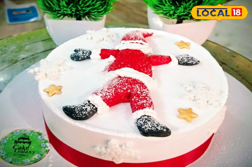 বড়দিন মানেই কেক, চকলেট আর উৎসবের রঙিন আমেজ। সেই উৎসবের আবহেই বাঁকুড়ার কেন্দুয়াডিহির বাসিন্দা গৃহবধূ সহেলী রক্ষিত যেন নিজেই হয়ে উঠেছেন সাফল্যের এক মিষ্টি ঠিকানা। বড়দিন উপলক্ষে তিনি তৈরি করেছেন প্রায় শতাধিক কাস্টমাইজড কেক, যার প্রতিটিই আলাদা নকশা, আলাদা স্বাদ ও আলাদা গল্পে মোড়া।