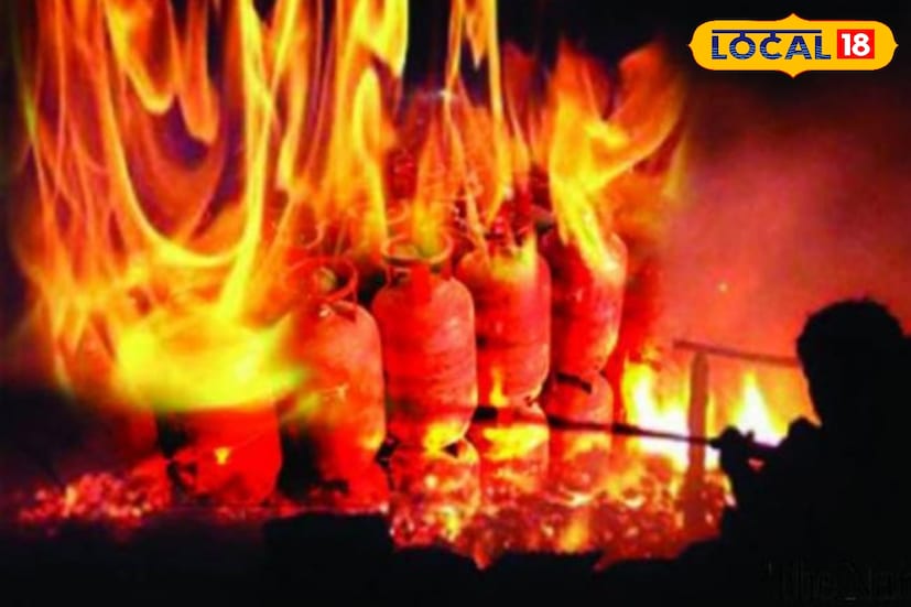 *বর্তমানে গ্রাম থেকে শহর—সব জায়গাতেই রান্নার কাজে গ্যাস সিলিন্ডারের ব্যবহার বেড়েছে। সময় বাঁচালেও অসচেতনতা বা ছোটখাটো ভুলের কারণে মাঝেমধ্যেই ঘটে যাচ্ছে ভয়াবহ দুর্ঘটনা। অগ্নিকাণ্ড থেকে বিস্ফোরণ—সবকিছুর পিছনেই থাকে কিছু সাধারণ অবহেলা। একটু সচেতন হলেই এ ধরনের বিপদ সহজেই এড়ানো সম্ভব। *বর্তমানে গ্রাম থেকে শহর—সব জায়গাতেই রান্নার কাজে গ্যাস সিলিন্ডারের ব্যবহার বেড়েছে। সময় বাঁচালেও অসচেতনতা বা ছোটখাটো ভুলের কারণে মাঝেমধ্যেই ঘটে যাচ্ছে ভয়াবহ দুর্ঘটনা। অগ্নিকাণ্ড থেকে বিস্ফোরণ—সবকিছুর পিছনেই থাকে কিছু সাধারণ অবহেলা। একটু সচেতন হলেই এ ধরনের বিপদ সহজেই এড়ানো সম্ভব।