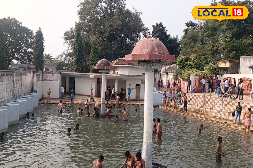 শীত বাড়তেই বীরভূম জেলায় পর্যটনের মরসুম শুরু হয়েছে। পৌষ মাস পড়তেই কনকনে ঠাণ্ডা উপভোগ করতে জেলার বিভিন্ন প্রান্তের পাশাপাশি ভিন রাজ্য থেকেও বহু মানুষ ভিড় জমাচ্ছেন বীরভূমের বক্রেশ্বর পর্যটন কেন্দ্রে। শীতের সকালে কুয়াশা আর ঠাণ্ডার মাঝে বক্রেশ্বর যেন নতুন করে প্রাণ ফিরে পাচ্ছে। ছবি ও তথ্য: সুদীপ্ত গড়াই শীত বাড়তেই বীরভূম জেলায় পর্যটনের মরসুম শুরু হয়েছে। পৌষ মাস পড়তেই কনকনে ঠাণ্ডা উপভোগ করতে জেলার বিভিন্ন প্রান্তের পাশাপাশি ভিন রাজ্য থেকেও বহু মানুষ ভিড় জমাচ্ছেন বীরভূমের বক্রেশ্বর পর্যটন কেন্দ্রে। শীতের সকালে কুয়াশা আর ঠাণ্ডার মাঝে বক্রেশ্বর যেন নতুন করে প্রাণ ফিরে পাচ্ছে। ছবি ও তথ্য: সুদীপ্ত গড়াই