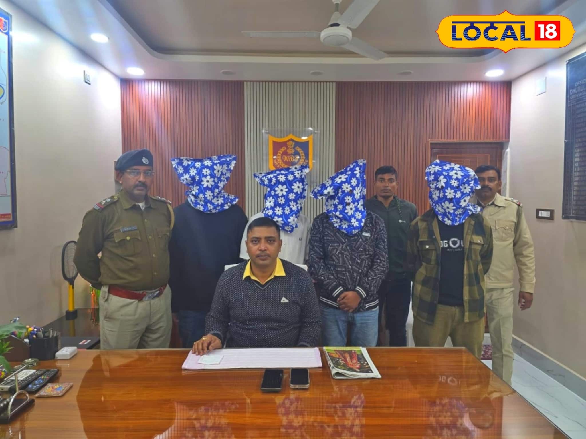 গভীর রাতে নদিয়ায় এ কী কারবার! পুলিশ আসরে নামতেই জালে চার! যা হচ্ছিল, শুনে শিউরে উঠবেন গভীর রাতে নদিয়ায় এ কী কারবার! পুলিশ আসরে নামতেই জালে চার! যা হচ্ছিল, শুনে শিউরে উঠবেন