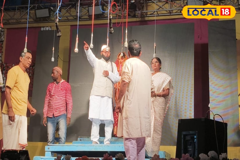 পণপ্রথার মতো সামাজিক কুপ্রথার বিরুদ্ধে সচেতনতার বার্তা দিতে অভিনব উদ্যোগ মন্ত্রীর। যাত্রার মাধ্যমে পণপ্রথার বিরুদ্ধে সচেতনতামূলক বার্তা দিলেন রাজ্যের প্রাণী সম্পদ দফতরের ভারপ্রাপ্ত মন্ত্রী স্বপন দেবনাথ। (ছবি ও তথ্য: সায়নী সরকার) পণপ্রথার মতো সামাজিক কুপ্রথার বিরুদ্ধে সচেতনতার বার্তা দিতে অভিনব উদ্যোগ মন্ত্রীর। যাত্রার মাধ্যমে পণপ্রথার বিরুদ্ধে সচেতনতামূলক বার্তা দিলেন রাজ্যের প্রাণী সম্পদ দফতরের ভারপ্রাপ্ত মন্ত্রী স্বপন দেবনাথ। (ছবি ও তথ্য: সায়নী সরকার)