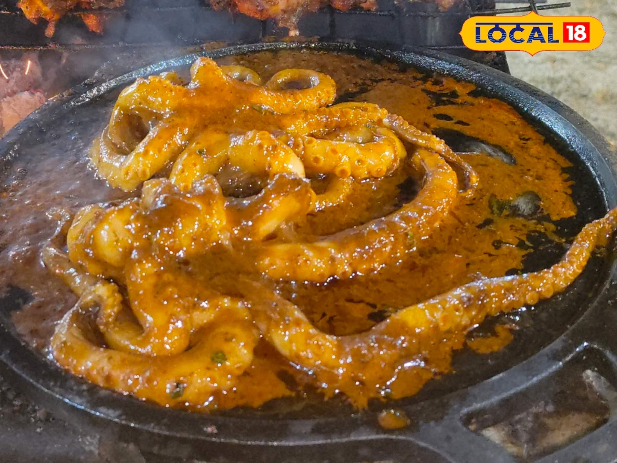 রসুন, গোলমরিচ, লবঙ্গ, লেবুর রস...বাড়িতেই সোনালি মুচমুচে করে ভাজুন অক্টোপাস! জমে যাবে ভোজ!