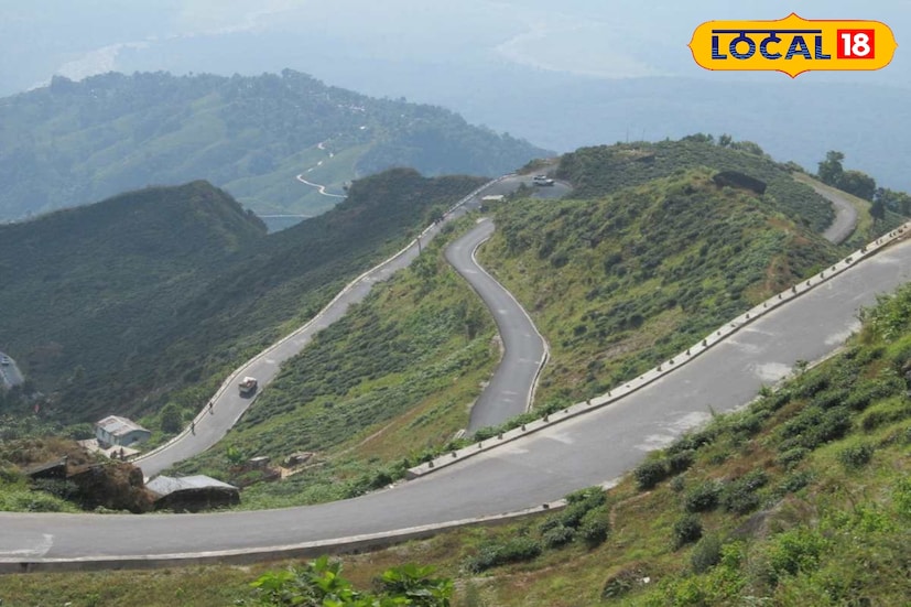 শিলিগুড়ি, ঋত্বিক ভট্টাচার্য : প্রায় তিন মাস পর অবশেষে খুলতে চলেছে পাহাড়ের অন্যতম গুরুত্বপূর্ণ যোগাযোগ পথ রোহিনী রাস্তা। আগামী ১ জানুয়ারি থেকে ছোট গাড়ি চলাচলের জন্য এই রাস্তা খুলে দেওয়ার কথা জানিয়েছে গোর্খাল্যান্ড টেরিটোরিয়াল অ্যাডমিনিস্ট্রেশন (জিটিএ)। দীর্ঘদিন ধরে রাস্তাটি বন্ধ থাকায় পাহাড় ও সমতলের মধ্যে যোগাযোগে চরম দুর্ভোগ পোহাতে হয়েছে সাধারণ মানুষ ও পর্যটকদের।