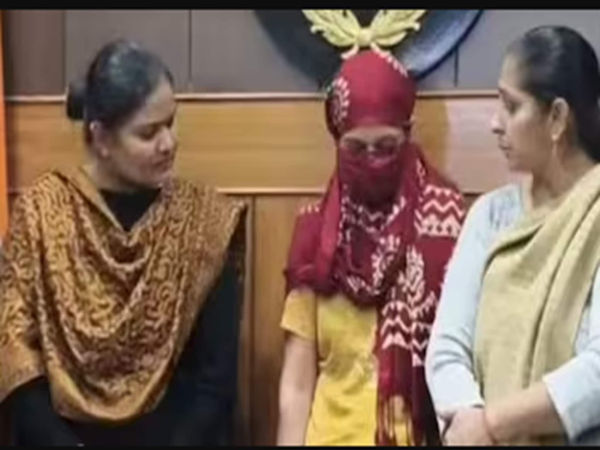 Haryana Serial Killer Arrested: নিজের থেকে দেখতে সুন্দর লাগলেই জলে ডুবিয়ে খুন, হরিয়ানার পুনমের শিকার তিন বালিকা! ছাড়েনি নিজের ছেলেকেও