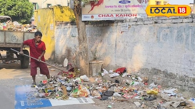 রাস্তা জুড়ে আবর্জনার স্তুপ