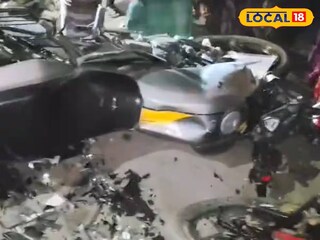 দুর্ঘটনায় ক্ষতিগ্রস্ত বাইক