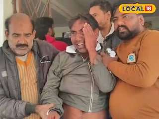 কান্নায় ভেঙে পড়েছে মৃতের পরিবার কান্নায় ভেঙে পড়েছে মৃতের পরিবার