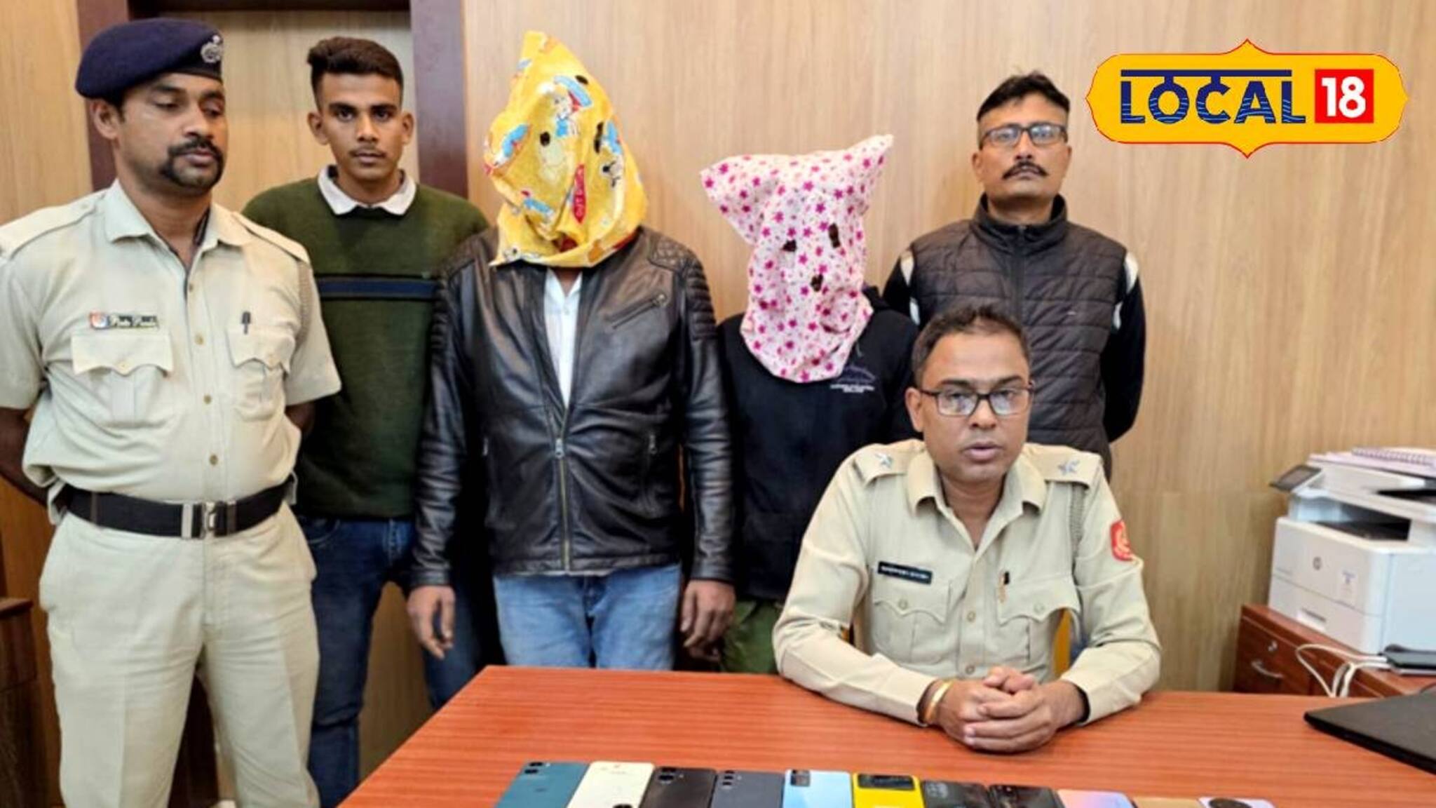 কম দামে চোরাই মোবাইল বিক্রি! ৩২টি ফোন সহ ২ যুবককে গ্রেফতার করল পুলিশ