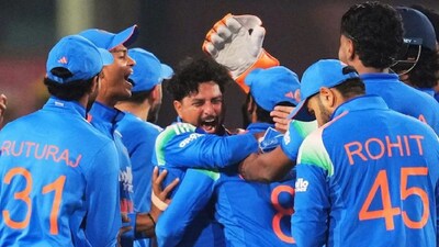 টি২০ বিশ্বকাপে ভারত তাদের অভিযান শুরু করবে ৭ ফেব্রুয়ারি আমেরিকার বিরুদ্ধে, তারপর ১২ ফেব্রুয়ারি দিল্লিতে নামিবিয়ার বিরুদ্ধে দ্বিতীয় ম্যাচ। 