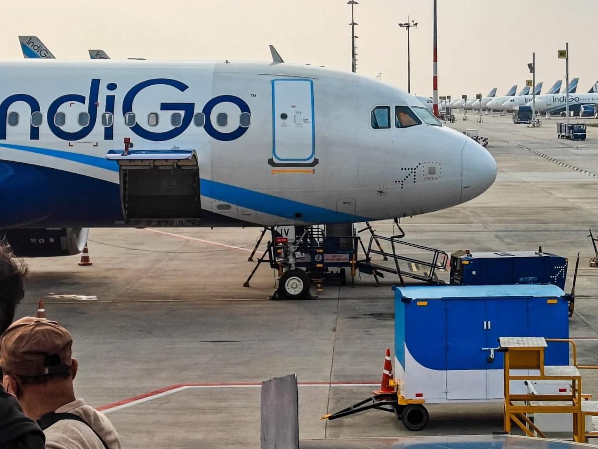 দিল্লি থেকে বাগডোগরা আসার পথে ইন্ডিগোর বিমানে বোমাতঙ্ক! দেখুন ভিডিও