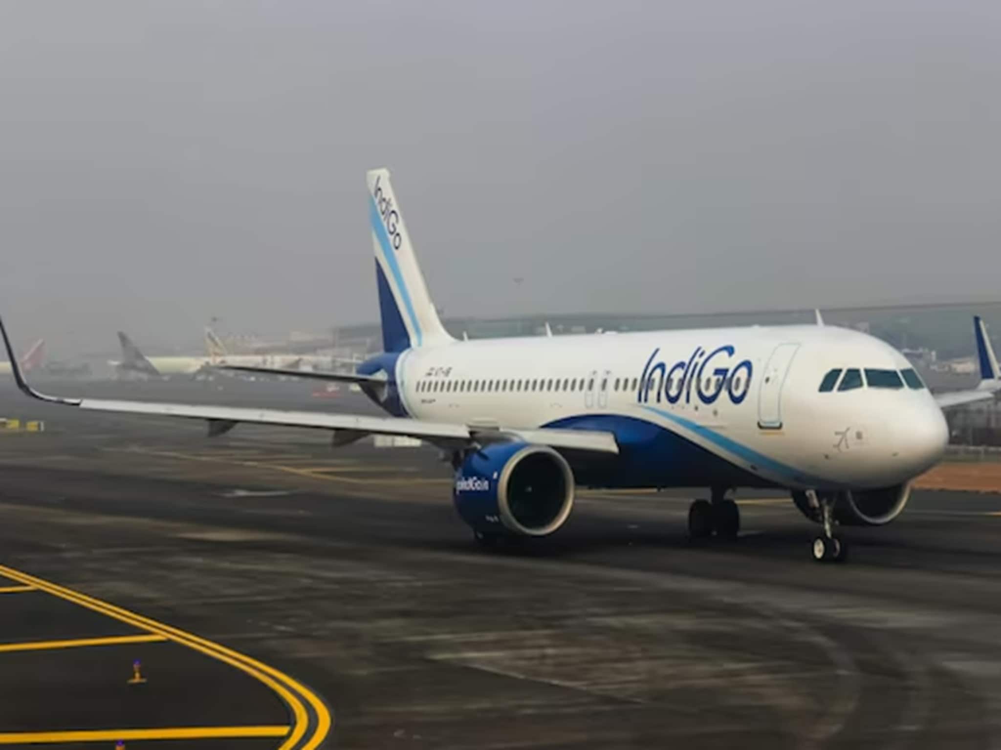 গত দু’দিনে প্রায় ৩০০ ফ্লাইট বাতিল ! এখনও সেই ধারা অব্যাহত, ইন্ডিগো বলছে ৪৮ ঘণ্টায় সব ঠিক হয়ে যাবে, পাইলটরা দুষছেন দুর্বল পরিকল্পনাকে