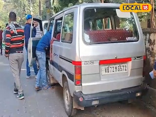 দুর্ঘটনার কবলে পুলকার 