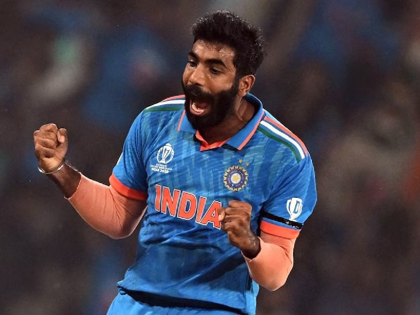 এই দলের পেস আক্রমণ সম্পূর্ণরূপে ভারতীয়। এই একাদশের অন্যতম বড় নাম জসপ্রীত বুমরাহ। তিনি নিজের জন্য একটি বিশেষ স্থান তৈরি করেছেন এবং তাঁর প্রজন্মের সেরা বোলারদের একজন হিসেবে বিবেচিত। দলের অন্য বোলার হলেন প্রাক্তন ভারতীয় ক্রিকেটার আরপি সিং, যার দুর্দান্ত বোলিং ভারতকে ২০০৭ সালের টি-টোয়েন্টি বিশ্বকাপ জিততে সাহায্য করেছিল। অবশেষে, আছেন অংশুল কাম্বোজ, যিনি রঞ্জি ট্রফির ম্যাচে হরিয়ানার হয়ে ১০ উইকেট নিয়ে সবাইকে অবাক করে দিয়েছিলেন। ২৪ বছর বয়সী কাম্বোজ ভবিষ্যতের জন্য এক উজ্জ্বল নক্ষত্র।