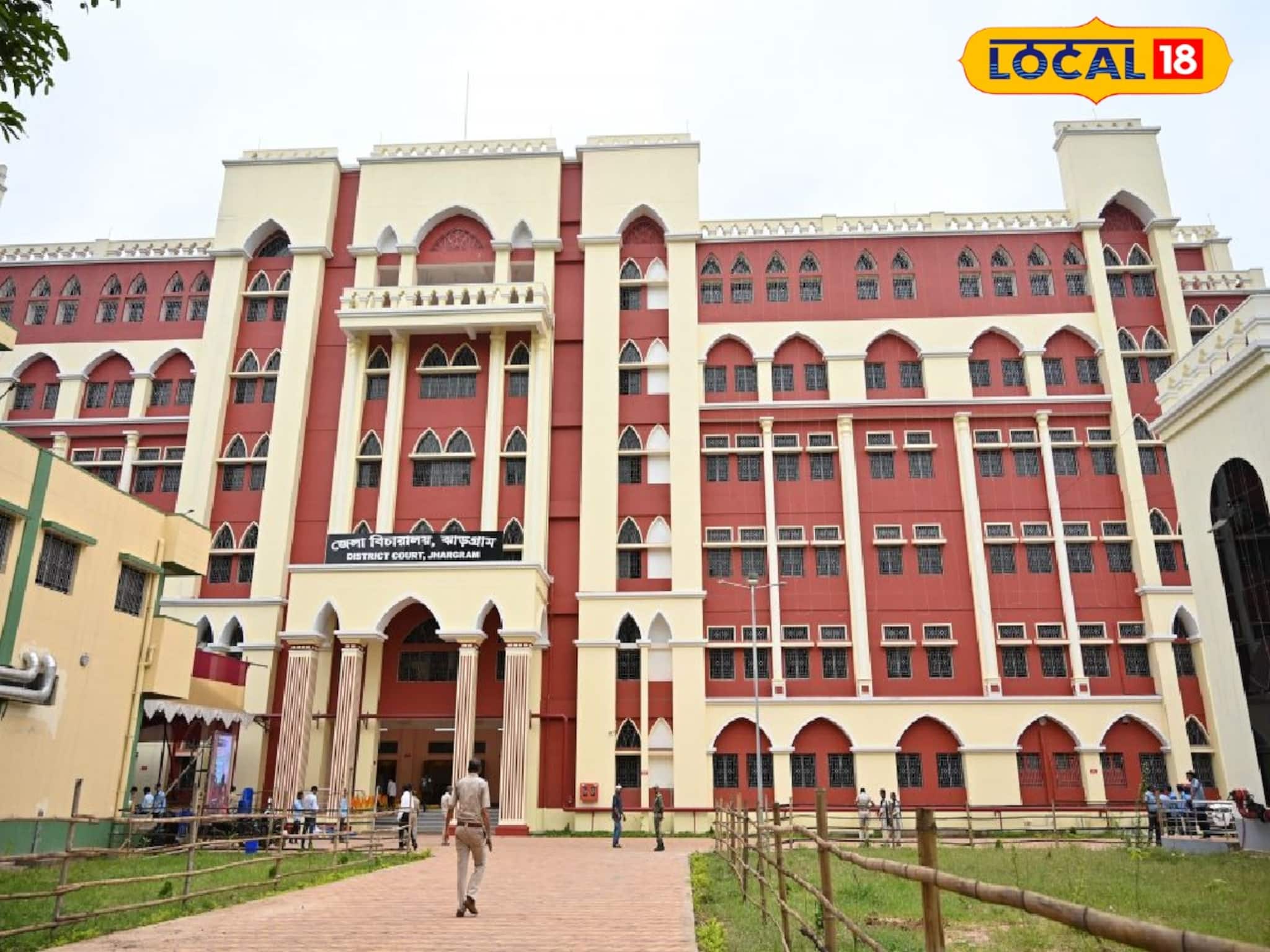 ঝাড়গ্রাম আদালতের মহিলা বিচারকের অস্বাভাবিক মৃত্যু! আবাসন থেকে উদ্ধার দেহ ঝাড়গ্রাম আদালতের মহিলা বিচারকের অস্বাভাবিক মৃত্যু! আবাসন থেকে উদ্ধার দেহ