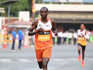 দু’বারের অলিম্পিক এবং তিনবারের বিশ্ব চ্যাম্পিয়ন চেপ্টেগেই অংশ নিচ্ছেন দৌড়ে, ফিরছেন কেবেদেও দু’বারের অলিম্পিক এবং তিনবারের বিশ্ব চ্যাম্পিয়ন চেপ্টেগেই অংশ নিচ্ছেন দৌড়ে, ফিরছেন কেবেদেও