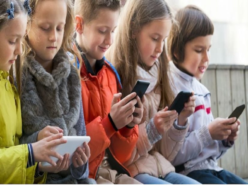 মঙ্গলবার, এক্স বিকল্প হিসেবে পরিচিত ব্লুস্কাই ঘোষণা করেছে যে তারা ১৬ বছরের কম বয়সীদেরও নিষিদ্ধ করবে, যদিও ই-সেফটি অস্ট্রেলিয়ায় ৫০,০০০ ব্যবহারকারীর সংখ্যা কম থাকার কারণে প্ল্যাটফর্মটিকে 