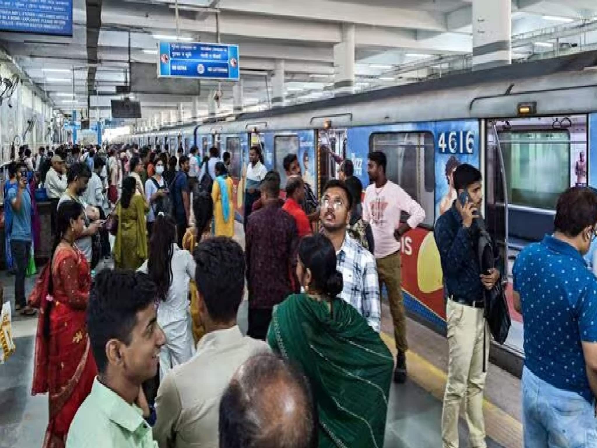 Blue Line Metro Service: কলকাতা মেট্রোয় বড় ধামাকা, বদলে যাবে খোলনলচে, এসি হয়ে যাবে প্ল্যাটফর্ম