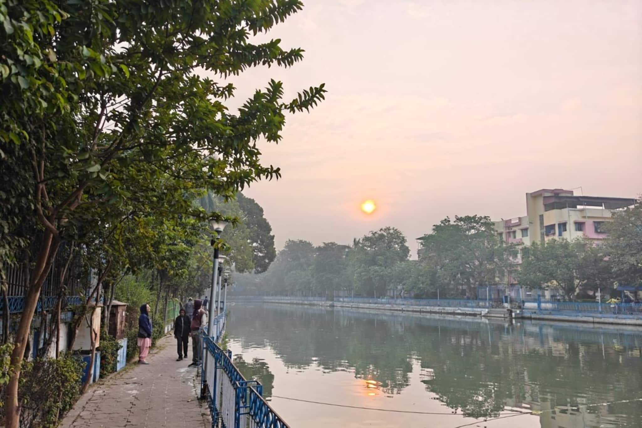 West Bengal Weather Update: শীতের আমেজ গোটা রাজ্যেই, তাপমাত্রা একই রকম থাকবে, কুয়াশার সতর্কতা সর্বত্রই West Bengal Weather Update: শীতের আমেজ গোটা রাজ্যেই, তাপমাত্রা একই রকম থাকবে, কুয়াশার সতর্কতা সর্বত্রই