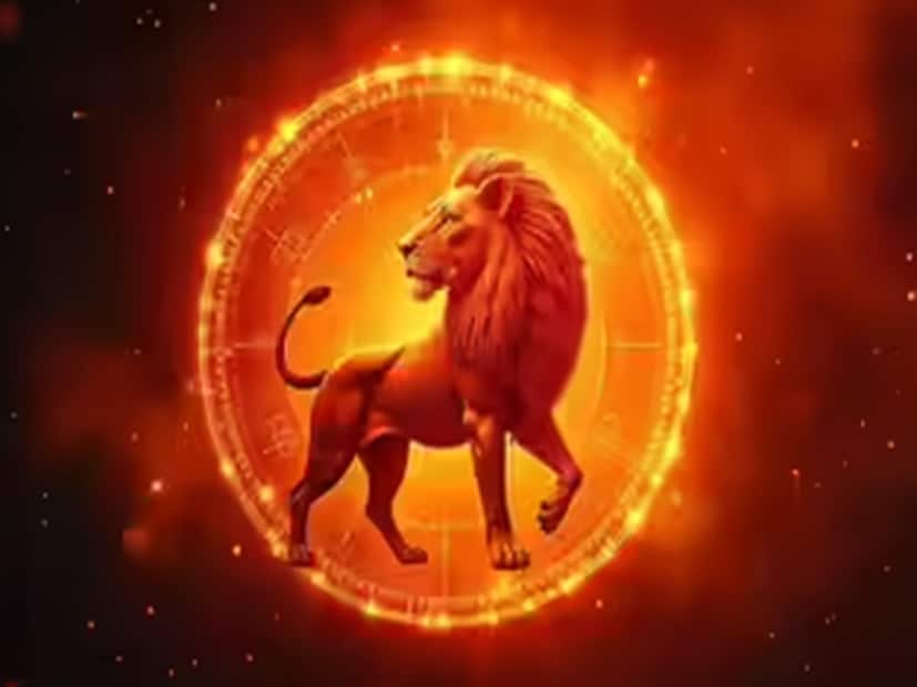 পরিবার: শ্রী গণেশ বলছেন যে ২০২৬ সাল পারিবারিক বিষয়ে মিশ্র ফলাফল বয়ে আনবে। আপনার ব্যস্ত কর্মজীবনের কারণে আপনি আপনার পরিবারের জন্য বেশি সময় দিতে নাও পারেন, যার ফলে তারা অভিযোগ করতে পারে। আপনার বাবা এবং ছোট ভাইবোনদের সঙ্গে আপনার সম্পর্কের কিছু উত্থান-পতন হতে পারে। তাদের স্বাস্থ্য এবং মানসিক চাহিদার দিকে আপনাকে মনোযোগ দিতে হবে। আপনার পরিবারের সঙ্গে খোলামেলা এবং সৎ যোগাযোগকে অগ্রাধিকার দিতে হবে যাতে মানসিক দূরত্ব বৃদ্ধি না পায়।