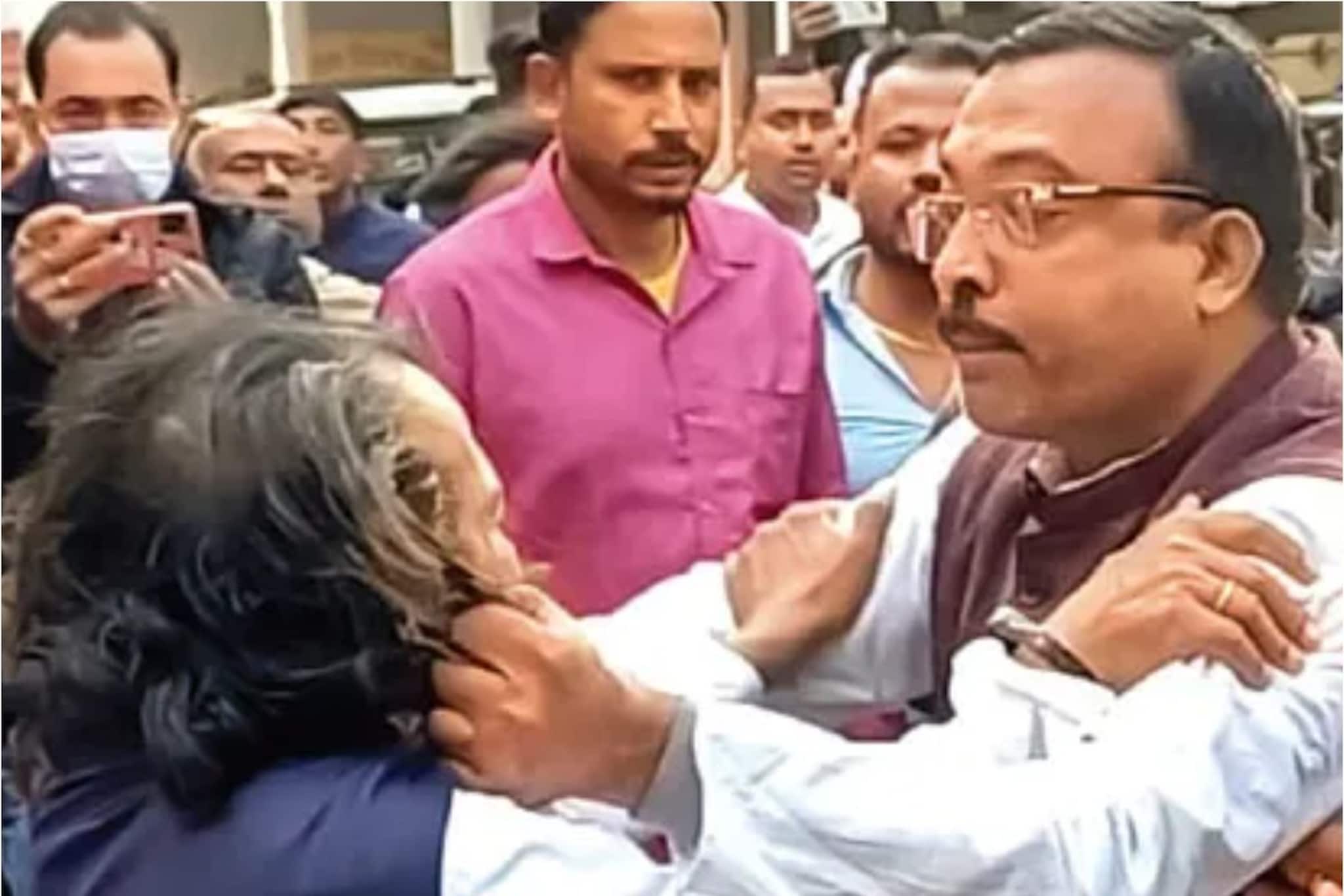 ঠাকুরবাড়িতে আক্রান্ত নান্টু গোসাইকে দেখতে হাসপাতালে সিপিআইএমের প্রতিনিধিন দল