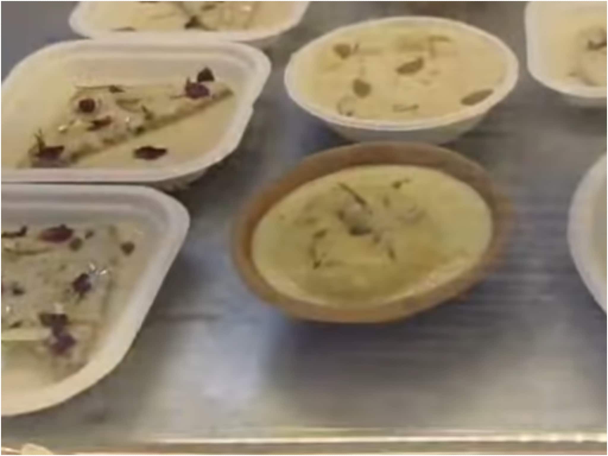 এই মিষ্টি খেলেই বাকি যেকোন মিষ্টির স্বাদ খাওয়া ভুলে যাবেন, কোথায় পাবেন জেনে নিন এই মিষ্টি খেলেই বাকি যেকোন মিষ্টির স্বাদ খাওয়া ভুলে যাবেন, কোথায় পাবেন জেনে নিন