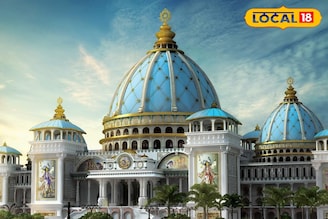 হাজার হাজার ভক্তের সমবেত কন্ঠে গীতা পাঠ মায়াপুর ইসকনে, মন ভাল করা ছবি রইল পর পর