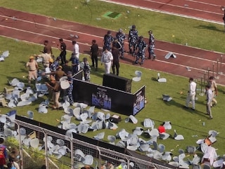 মেসি কাণ্ডে ডিজি, বিধাননগরের সিপি, ক্রীড়া দফতরের সচিবকেও শোকজ! তদন্তে শেষ না হওয়া পর্যন্ত সাসপেন্ড ডিসি মেসি কাণ্ডে ডিজি, বিধাননগরের সিপি, ক্রীড়া দফতরের সচিবকেও শোকজ! তদন্তে শেষ না হওয়া পর্যন্ত সাসপেন্ড ডিসি