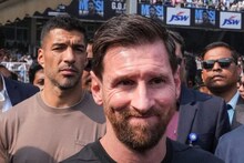 মেসির সঙ্গে ছবি তুলতে ৩০ লক্ষ টাকা! শতদ্রু দত্তের অ্যাকাউন্টের টাকা ফ্রিজ করার পরেও উঠে এল ভয়াবহ তথ্য