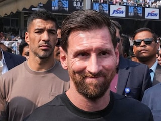 Lionel Messi-কে ঘিরে যুবভারতীতে বিশৃঙ্খলার ঘটনায় শতদ্রু দত্ত গ্রেফতার, ২২ কোটি টাকা ফ্রিজ, ১০০ কোটি টাকার আর্থিক অনিয়মের তদন্ত চলছে। Lionel Messi-কে ঘিরে যুবভারতীতে বিশৃঙ্খলার ঘটনায় শতদ্রু দত্ত গ্রেফতার, ২২ কোটি টাকা ফ্রিজ, ১০০ কোটি টাকার আর্থিক অনিয়মের তদন্ত চলছে।