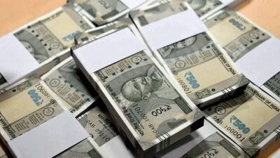 উদ্ধার বিপুল পরিমাণ টাকা