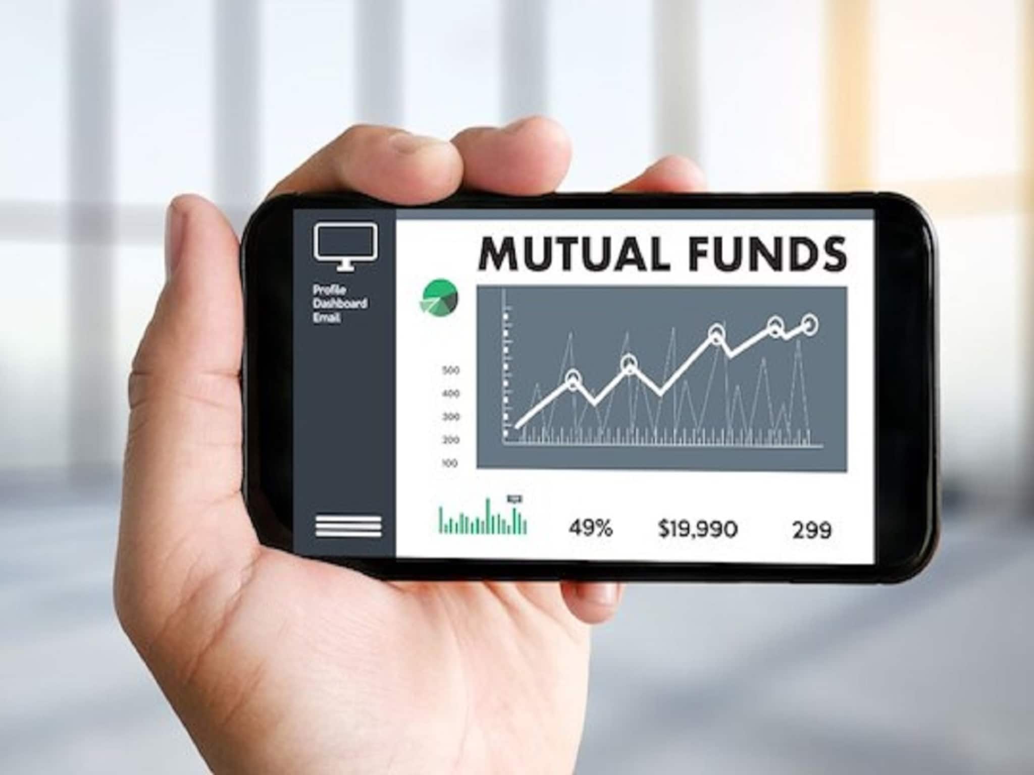 Mutual Funds Investment Tips: চলতি ডিসেম্বরে মিউচুয়াল ফান্ডে লগ্নি করতে হলে একবার সেরা ১০-এর তালিকা দেখে নিন, সঙ্গে রইল কিছু টিপসও