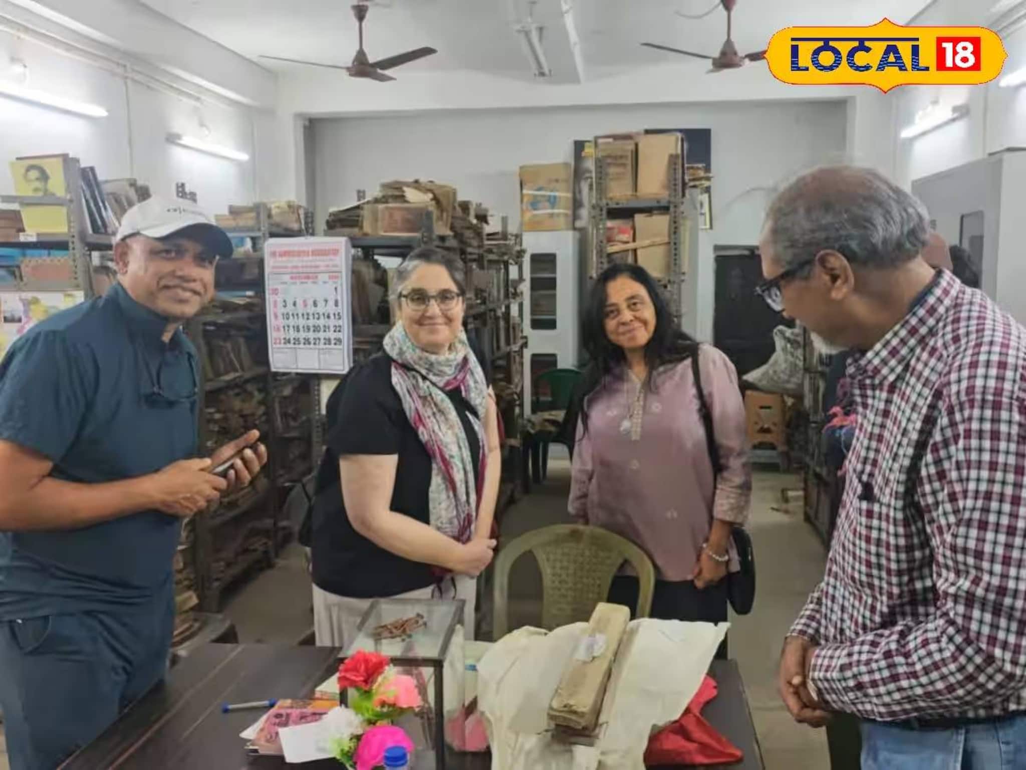 বাংলার শতাব্দী প্রাচীন শিল্প! শান্তিপুরের শাড়ির খোঁজে অ্যালাবামা থেকে ছুটে এলেন গবেষকরা বাংলার শতাব্দী প্রাচীন শিল্প! শান্তিপুরের শাড়ির খোঁজে অ্যালাবামা থেকে ছুটে এলেন গবেষকরা