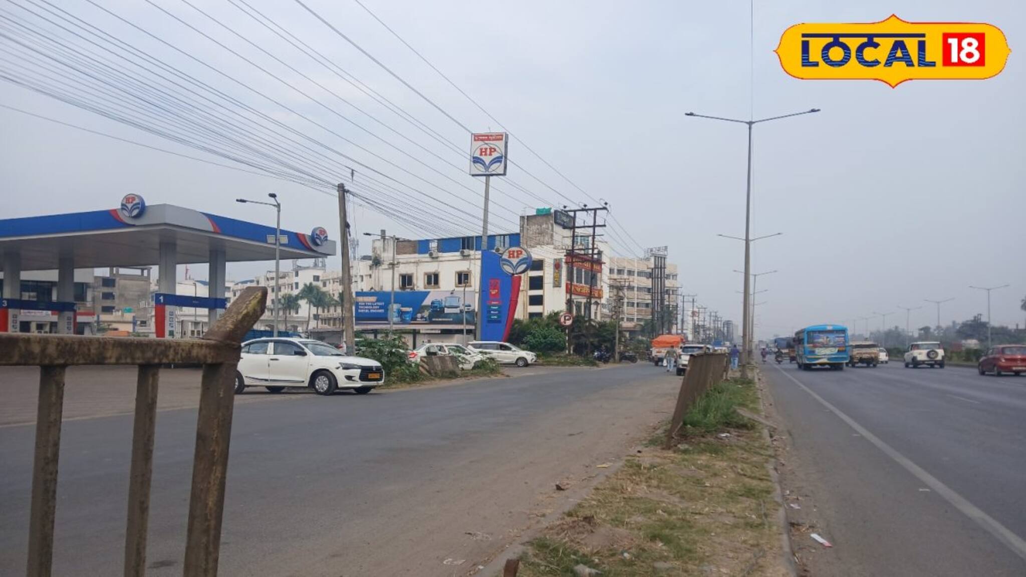 নেই পথবাতি, ভাঙা ব্যারিকেড! ১৬ নং জাতীয় সড়কের ভয়ঙ্কর পরিস্থিতি, দেখুন ছবি