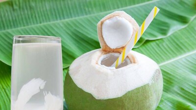 সাধারণত ডাবের জল স্বাস্থ্যের জন্য খুবই ভাল, তবে কিছু স্বাস্থ্য সমস্যাযুক্ত ব্যক্তিদের জন্য এটি পান করা ক্ষতিকারক হতে পারে। শীতকালে কোন পরিস্থিতিতে ডাবের জল এড়িয়ে চলা উচিত, সে সম্পর্কে জেনে নিন। বলছেন পুষ্টিবিদ কবিতা দেবগণ৷