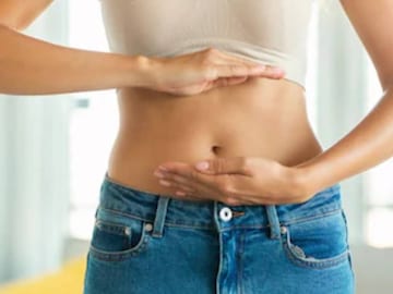 ময়লা জমে পচা গন্ধ? ১ চামচ তেলেই গলগলিয়ে বার হবে নাভির নোংরা! ঝকঝকে সাফ দেহের বিশেষ অঙ্গ ময়লা জমে পচা গন্ধ? ১ চামচ তেলেই গলগলিয়ে বার হবে নাভির নোংরা! ঝকঝকে সাফ দেহের বিশেষ অঙ্গ