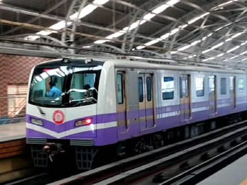 যাত্রীদের নিরাপত্তা নিশ্চিত করার জন্য রিয়েল টাইম ভিত্তিতে ব্যাপক সিসিটিভি পর্যবেক্ষণ করা হবে যাত্রীদের নিরাপত্তা নিশ্চিত করার জন্য রিয়েল টাইম ভিত্তিতে ব্যাপক সিসিটিভি পর্যবেক্ষণ করা হবে