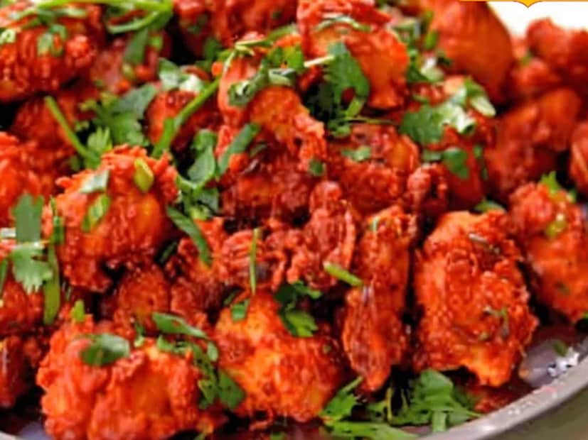 যদিও মুরগি এবং মাছ উভয়ই স্বাস্থ্যের জন্য চমৎকার, আপনার লক্ষ্যের উপর ভিত্তি করে সঠিকটি বেছে নেওয়া বেশি উপকারী। যদি আপনার লক্ষ্য হয় পেশী শক্তিশালী করা, প্রোটিন বৃদ্ধি করা এবং শক্তি অর্জন করা, তাহলে মুরগি বেশি উপকারী। তবে, যদি আপনি হৃদরোগের স্বাস্থ্য, মস্তিষ্কের কার্যকারিতা এবং ওজন নিয়ন্ত্রণের উপর মনোযোগ দেন, তাহলে মাছ বেশি উপযুক্ত।