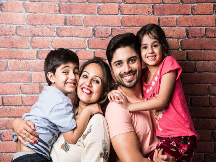 *রেল সূত্রে জানান হয়েছে, হঠাৎ ফ্লাইট বাতিল হওয়ায় যে যাত্রীরা গন্তব্যে পৌঁছনোর জন্য মরিয়া হয়ে পড়েছিলেন, তাঁদের জন্য রেলের এই উদ্যোগ।দীর্ঘ দূরত্বের রুটে দ্রুত বিকল্প ব্যবস্থা গড়ে তোলার জন্য দক্ষিণ-পূর্ব রেল কর্তৃপক্ষের সিদ্ধান্তকে সাধুবাদ জানিয়েছেন যাত্রীরা। সংগৃহীত ছবি।