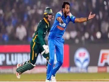 প্রসিদ্ধ কৃষ্ণাকে চাঁচাছোলা ভাষায় বিঁধলেন মহম্মদ কাইফ প্রসিদ্ধ কৃষ্ণাকে চাঁচাছোলা ভাষায় বিঁধলেন মহম্মদ কাইফ