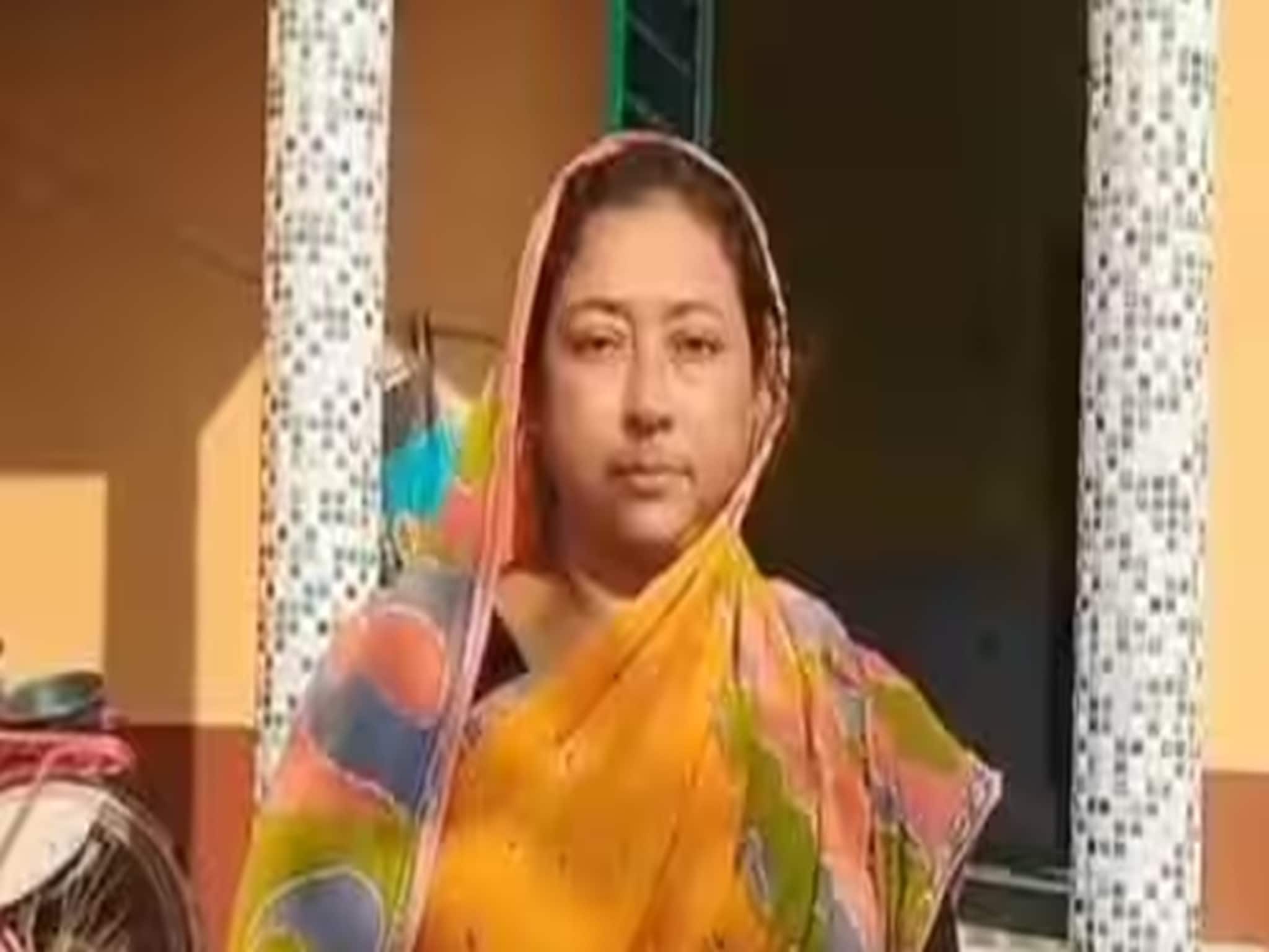 ডাক্তার দেখিয়ে ফেরার পথেই কোটিপতি! কয়েক ঘণ্টায় ভাগ্য বদল আউশগ্রামের গৃহবধূ ডাক্তার দেখিয়ে ফেরার পথেই কোটিপতি! কয়েক ঘণ্টায় ভাগ্য বদল আউশগ্রামের গৃহবধূ