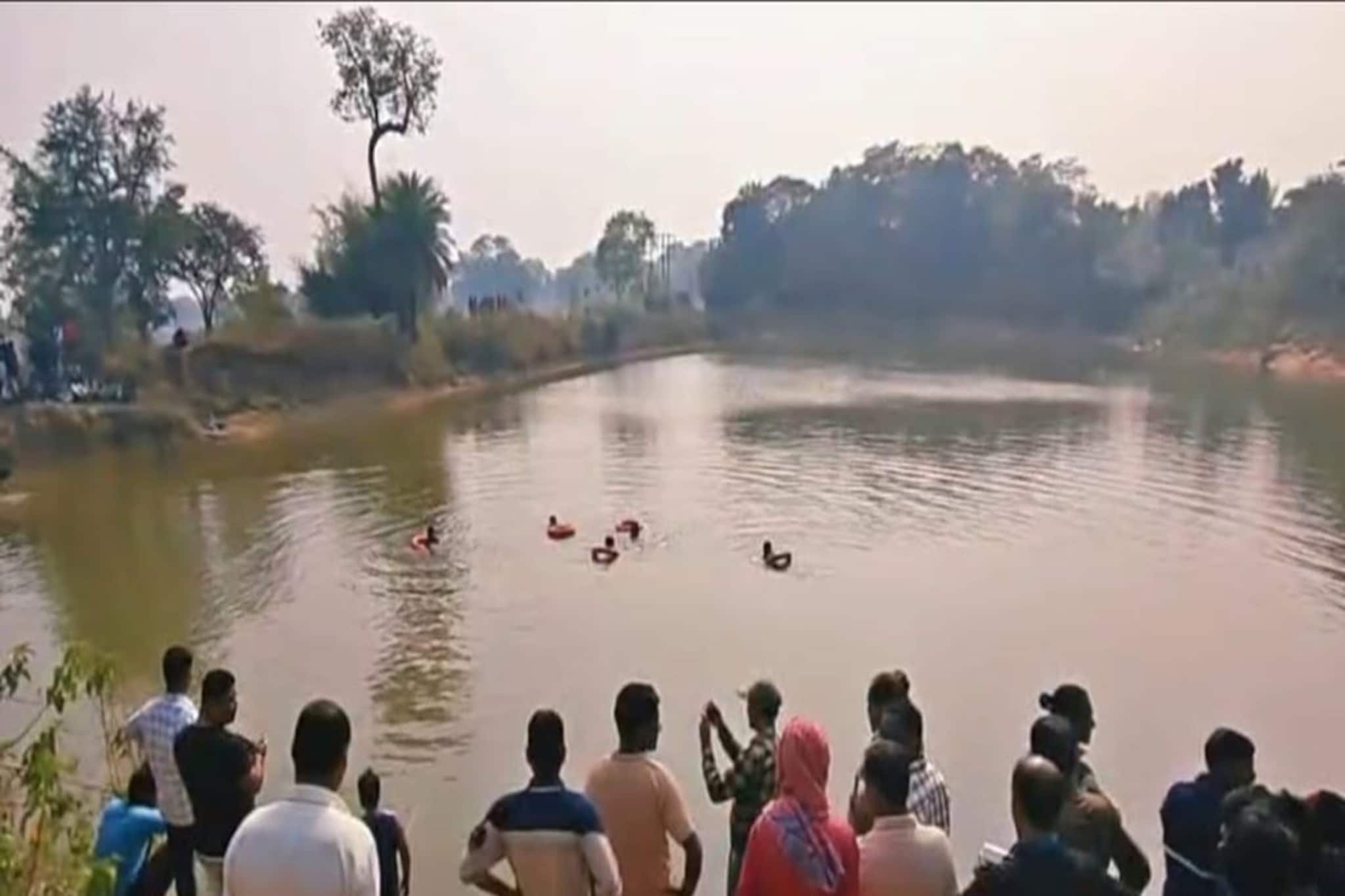 মুম্বই থেকে আত্মীয়ের বিয়েতে পুরুলিয়ায় এসে বিপদ, জামবাঁধে একসঙ্গে তলিয়ে গেল বাবা-ছেলে!