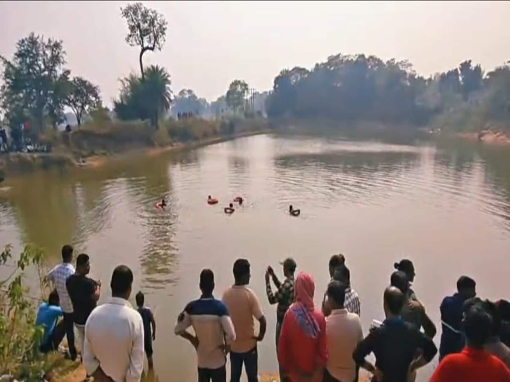 মুম্বই থেকে আত্মীয়ের বিয়েতে পুরুলিয়ায় এসে বিপদ, জামবাঁধে একসঙ্গে তলিয়ে গেল বাবা-ছেলে! মুম্বই থেকে আত্মীয়ের বিয়েতে পুরুলিয়ায় এসে বিপদ, জামবাঁধে একসঙ্গে তলিয়ে গেল বাবা-ছেলে!