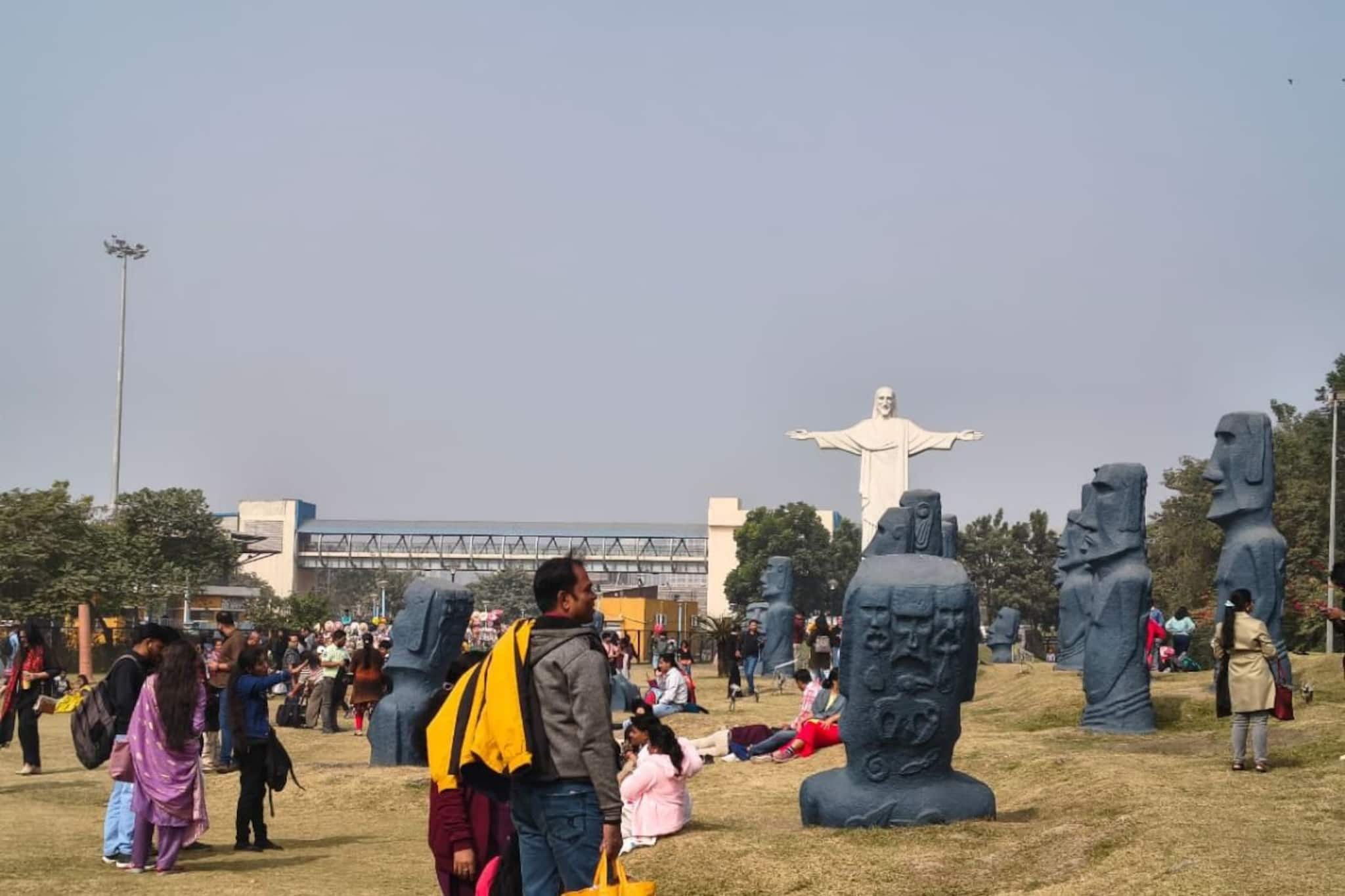 মরসুমের শীতলতম দিন, হাড়কাঁপানো ঠান্ডা! টুপি-সোয়েটারে মুড়েই বড়দিন উদযাপন শহরবাসীর...