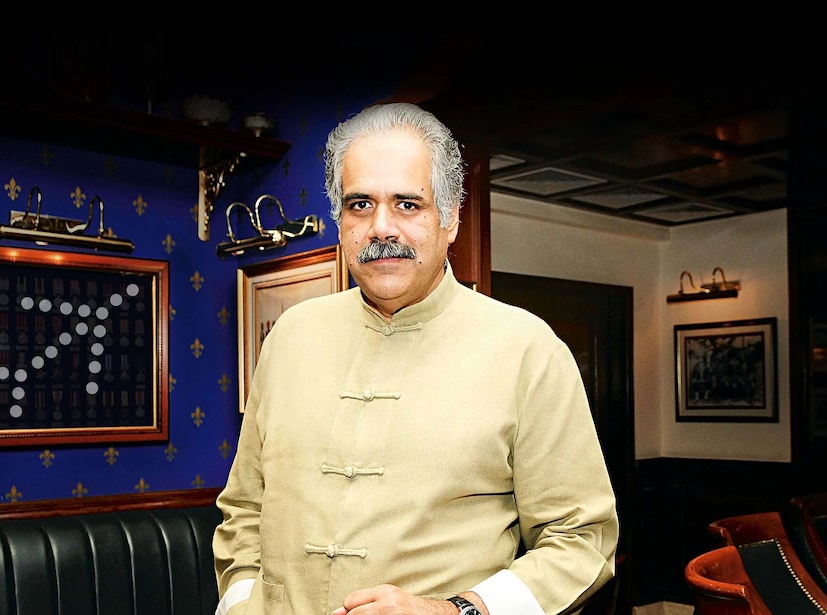 রাহুল ভাটিয়া ইন্ডিগোর সহ-প্রতিষ্ঠাতা এবং বিমান সংস্থার প্রধান মালিক হিসেবে ইন্টারগ্লোব এন্টারপ্রাইজেসের নেতৃত্ব দেন। কানাডার ওয়াটারলু বিশ্ববিদ্যালয় থেকে ইঞ্জিনিয়ারিং স্নাতক ডিগ্রিধারী ভাটিয়ার ব্যবসায়িক দক্ষতা পারিবারিক পটভূমি থেকে উদ্ভূত। অত্যন্ত প্রভাবশালী হওয়া সত্ত্বেও তিনি ইন্ডিগোতে কৌশলগত বৃদ্ধি এবং পরিচালনা দক্ষতার উপরে মনোযোগ দেন। তাঁর পদ্ধতিগত দৃষ্টিভঙ্গি ইন্ডিগোকে ভারতের বৃহত্তম অভ্যন্তরীণ বিমান নেটওয়ার্কে রূপান্তরিত করতে সাহায্য করেছে, যা ১৩৭টি গন্তব্যে পরিষেবা প্রদান করে। ভাটিয়ার নেতৃত্ব প্রযুক্তি-চালিত উদ্ভাবনের সঙ্গে বিমান চলাচলের বাস্তব চ্যালেঞ্জের ভারসাম্য বজায় রাখে।