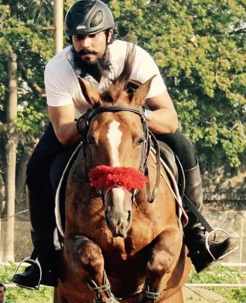 ৪৯ বছর বয়সী রণদীপ হুদা এবং তাঁর ৩৯ বছর বয়সী স্ত্রী লিন তাঁদের প্রথম সন্তানকে স্বাগত জানাতে প্রস্তুত। ভক্তরা তাঁদের শুভেচ্ছা জানাচ্ছেন। অনেকেই জানেন যে রণদীপ হুদার সঙ্গে এক সময়ে সুস্মিতা সেনের সম্পর্ক ছিল। নায়িকা যদিও প্রাক্তনের জীবনের সুসংবাদ নিয়ে অন্তত এখনও পর্যন্ত মুখ খোলেননি!

