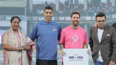 Delhi Smog: CM Rekha Gupta Faces 'AQI' Chants at Messi Event