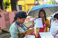 অতিরিক্ত সাত দিন সময়ে কী কী করতে হবে? SIR নিয়ে জেলাশাসকদের চিঠি রাজ্যের মুখ্য নির্বাচনী আধিকারিকের