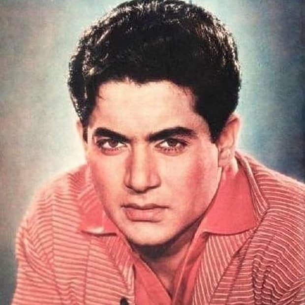 আফগানিস্তানের পাহাড় থেকে শুরু হয়ে মুম্বইয়ের চলচ্চিত্র জগতে পৌঁছানোর আগে জীবন তাঁকে এমন তীব্র আঘাত দিয়েছিল, যার ক্ষত আজও রয়ে গিয়েছে। আজ সুপারস্টার সলমন যেখানে লাখ লাখ হৃদয়ে রাজত্ব করছেন, সেই জায়গা থেকেই তাঁর বাবার যাত্রার কথা একবার মনে করা যাক, যিনি ৫৫ টাকার ভাড়ার ঘর থেকে কোটি কোটি টাকার সাম্রাজ্য গড়ে তুলেছেন। এটি ব্যর্থতা থেকে জন্ম নেওয়া আত্মবিশ্বাসের গল্প। সংগ্রাম, অধ্যবসায় এবং সাহসের মূল্যবোধের উপর ভিত্তি করে সুবিশাল খ্যাতিকেও ছাড়িয়ে যাওয়া একটি উত্তরাধিকারের গল্প।