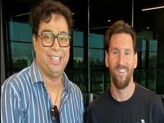 লিওনেল মেসির সঙ্গে শতদ্রু দত্ত৷ ছবি- ফেসবুক থেকে লিওনেল মেসির সঙ্গে শতদ্রু দত্ত৷ ছবি- ফেসবুক থেকে